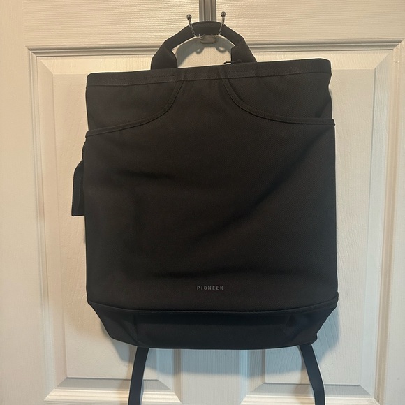 PIONEER Ray Pack Black Backpack New with tag! - Picture 2 of 8
